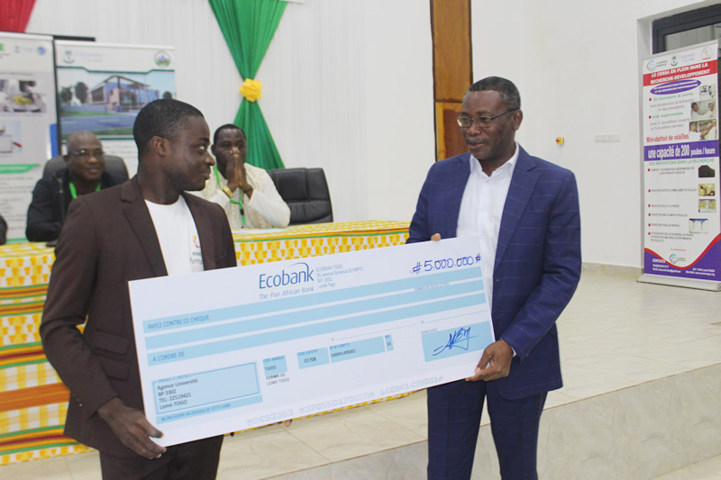 les centres d’Excellence de l’Université de Lomé priment une dizaine d’innovateurs