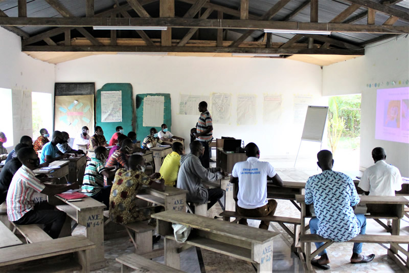 Formation des aviculteurs en production de poulets de chair